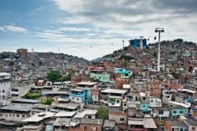 El telef&eacute;rico lleva a los turistas a la Favela del Alem&aacute;n, dice el arquitecto