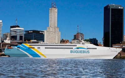 Choque de Buqueb&uacute;s en Puerto de Buenos Aires: rompi&oacute; una pared 