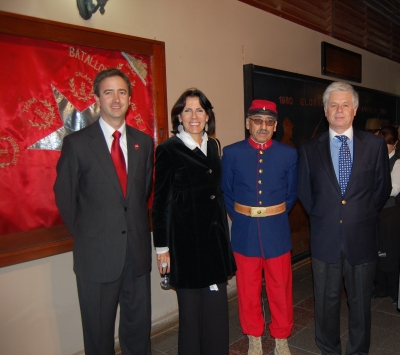 Alvaro Castilla, Director de Sernatur; Jacqueline Plass, Subsecretaria de Turismo; Guillermo Correa, Presidente ACHET; suboficial Genaro Torres