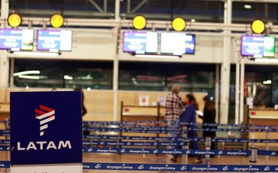 Latam comienza a cobrar por maleta en vuelos regionales
