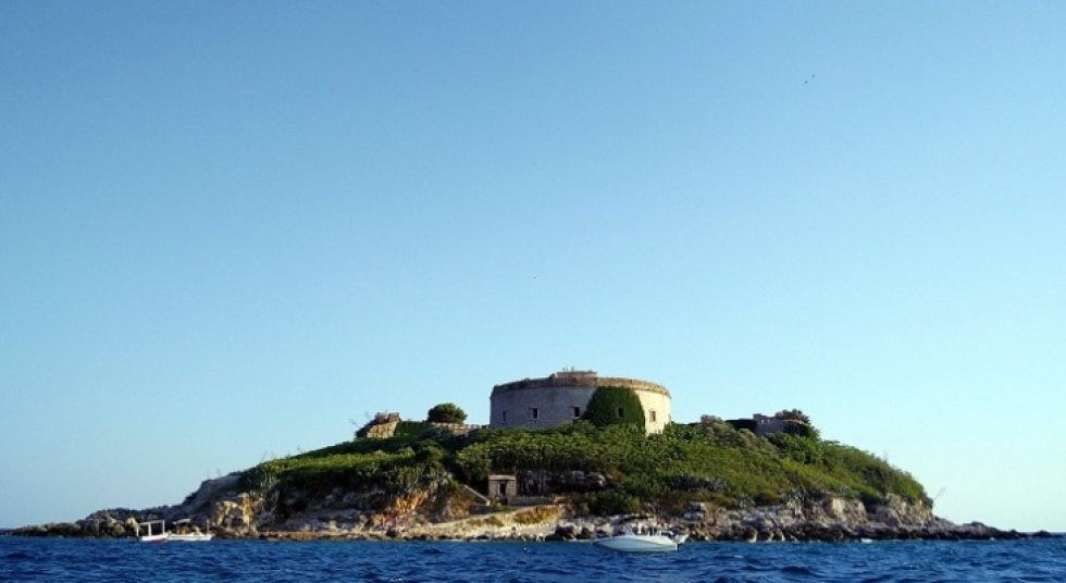 La &uacute;ltima gran apuesta tur&iacute;stica del due&ntilde;o de FTI: un exclusivo hotel en una isla-fortaleza