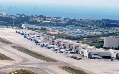 Acuerdo en OACI para reducci&oacute;n de emisiones en vuelos comerciales
