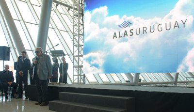 M&aacute;s de un a&ntilde;o y medio demor&oacute; Mujica en &iquest;"jug&aacute;rsela por los trabajadores? o &iquest;en enmendar la plana? "