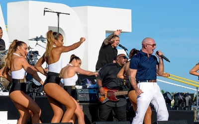 Pitbull a bordo del &ldquo;Norwegian Escape&rdquo;