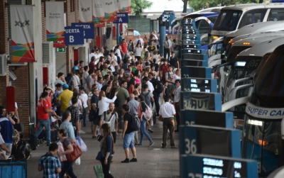 La terminal de Tres Cruces se transforma en verano