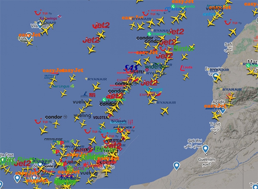 Europa acude en masa a Canarias: la impresionante imagen del tr&aacute;fico a&eacute;reo