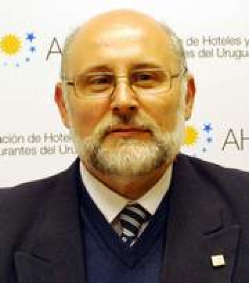 Presidente AHRU Juan Mart&iacute;nez:: "el gobierno piensa que Argentina no llega a fin de a&ntilde;o" 