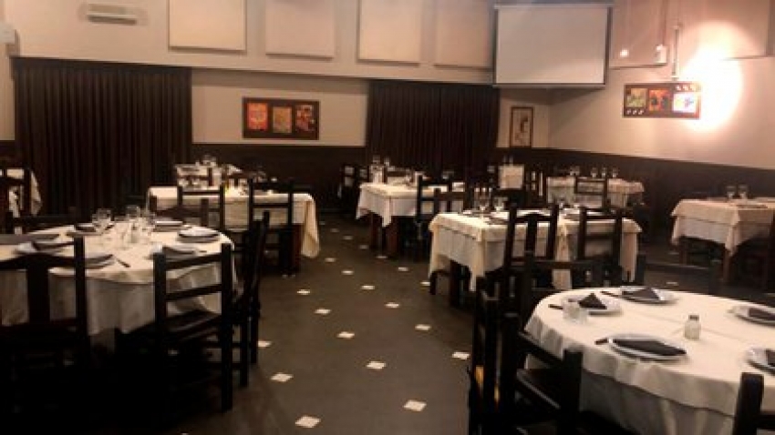 Restaurante vacio.