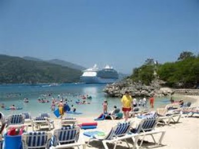 Haití muestra su "otra cara" para que el turismo empuje la reconstrucción
