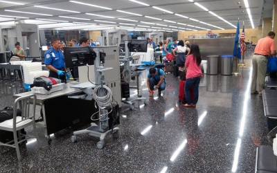 Aeropuertos de EE.UU. obligar&aacute;n a sacar todos los dispositivos del equipaje de mano