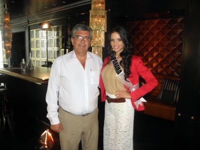 Con Sheldry S&aacute;ez, la herrerana Mis Panam&aacute;