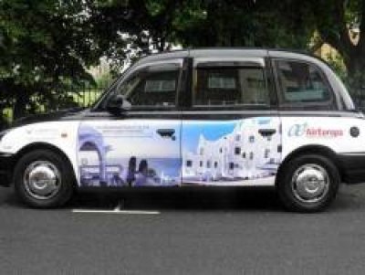 Circulan en Londres taxis con im&aacute;genes tur&iacute;sticas de Uruguay