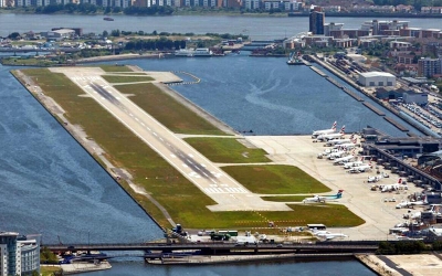 Los controladores a&eacute;reos del London City trabajar&aacute;n a 110 kil&oacute;metros del aeropuerto