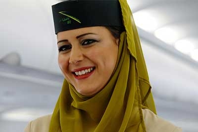 Las tripulantes egipcias podr&aacute;n llevar el hiyab en los aviones