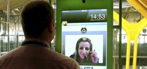  "Azafatas virtuales" en Barajas