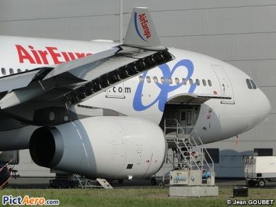  Buscan contrataci&oacute;n de personal uruguayo. Ex trabajadores de Pluna eval&uacute;an acuerdo con Air Europa