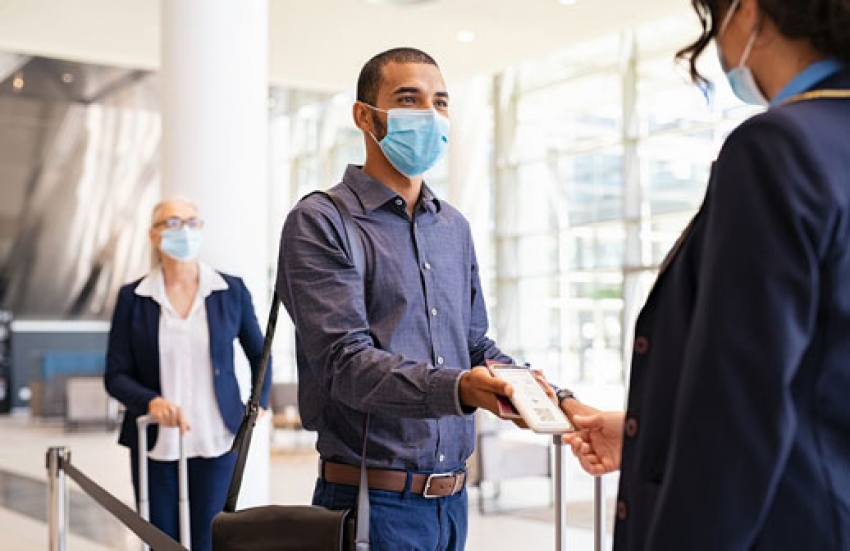 Flexibilizan el tr&aacute;nsito internacional a los viajeros vacunados