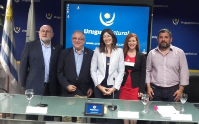 Juan Mart&iacute;nez, Presidente de la C&aacute;mara Uruguaya de Turismo; Luis Borsari, Director General de Turismo de la Intendencia de Maldonado; Hyara Rodriguez, Directora General de Secretar&iacute;a del Ministerio de Turismo; Patricia Chabot, Directora de Piria Alive; Leandro Reyna, Presidente de la Asociaci&oacute;n de Promoci&oacute;n Tur&iacute;stica de Piri&aacute;polis. 