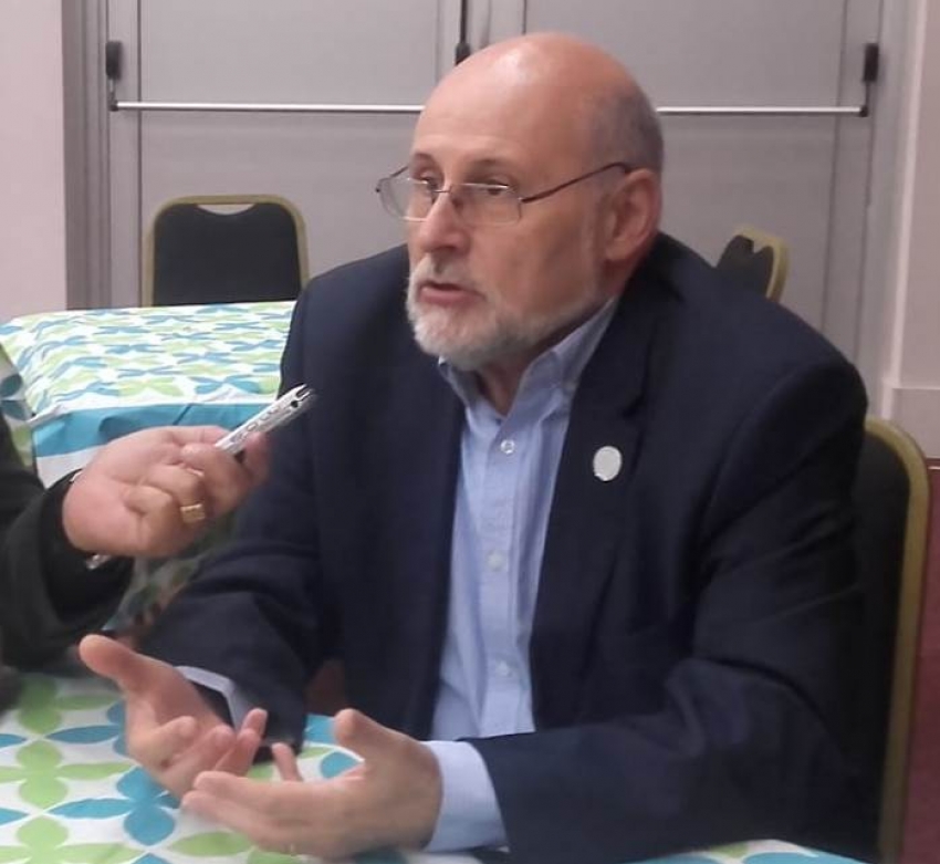 Mart&iacute;nez: "Hace 20 meses que viene cayendo el turismo. Muchos no entienden que bajando precios van al camino crudo del cierre"