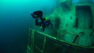 Hunden 4 barcos de la Armada para crear un «parque temático» de buceo