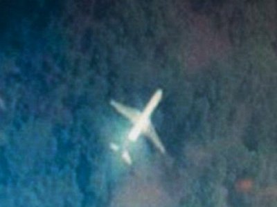 Suspenden b&uacute;squeda a&eacute;rea de restos de avi&oacute;n malayo