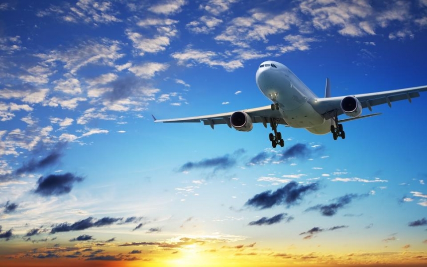 Seg&uacute;n IATA, tr&aacute;fico de pasajeros mejor&oacute; en noviembre, pero &oacute;micron puede perjudicar pr&oacute;ximos resultados