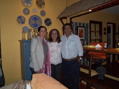   La pintora  Celsa Burgue&ntilde;o, la presidente del Skal Punta del Este, Mar&iacute;a Luisa Garc&iacute;a Paullier y el Alcalde Mart&iacute;n Laventure.