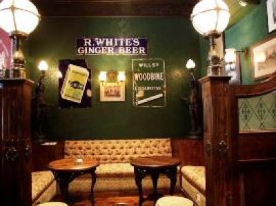 El primer club de fumadores adaptado a la ley cumple un a&ntilde;o en Madrid