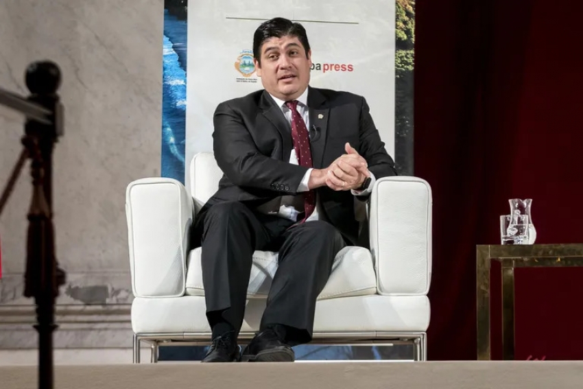 El presidente de la Rep&uacute;blica de Costa Rica; Carlos Alvarado, interviene un desayuno informativo de Europa Press, 28 de marzo de 2022