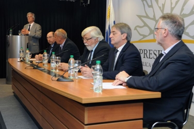 La violencia en el f&uacute;tbol encarada por decreto. En el resto..."Tout va tres bien Madame la Marquise"