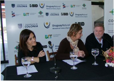  Directora de Turismo de Colonia Contadora Mariela Zubizarreta, la Ministra de Turismo Lili&aacute;m Kechichi&aacute;n y el Intendente de Colonia Doctor Walter Zimmer.