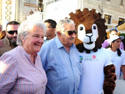 Mujica en Piri&aacute;polis:  &ldquo;Estado invirti&oacute; 100 millones de pesos para rejuvenecer esta hermosa ciudad&rdquo;