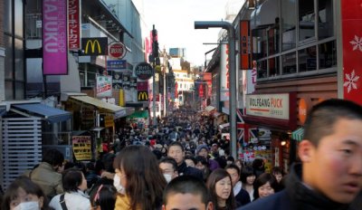 Tokio, con sus alrededores, tiene más habitantes que la Argentina. Organizada en 23 barrios, hay varios centros, cada uno peculiar.