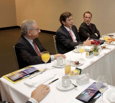 Empresarios del turismo chileno se re&uacute;nen con el Ministro Golborne