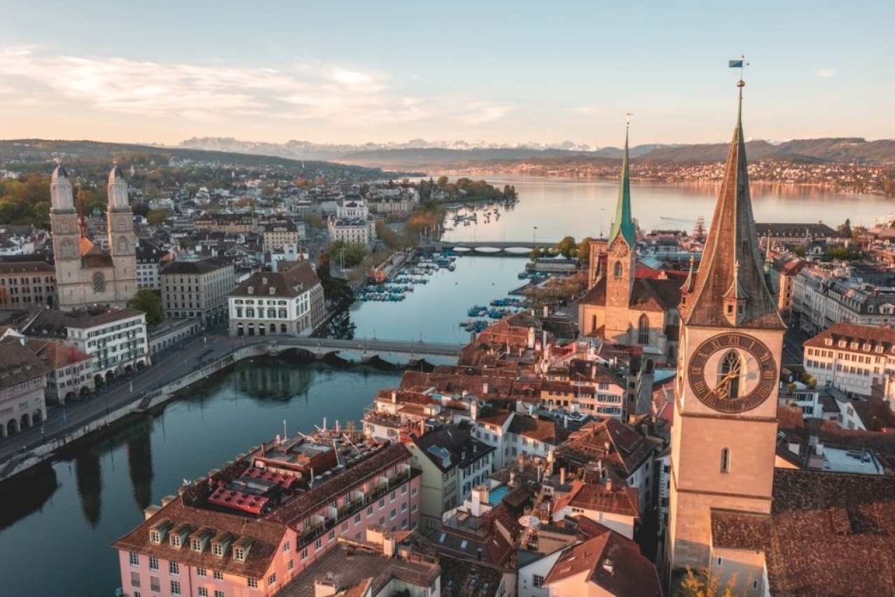 Zurich, la ciudad m&aacute;s grande de Suiza, mezcla de historia y modernidad