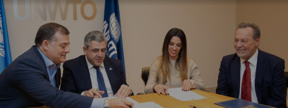 En la previa a Fitur, Dario Capitani firm&oacute; un acuerdo intenci&oacute;n con la OMT