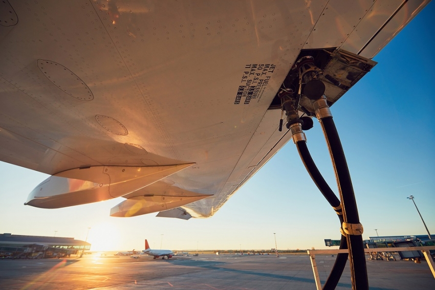 Parlamento Europeo apoya el uso obligatorio de combustible de aviaci&oacute;n verde a partir de 2025
