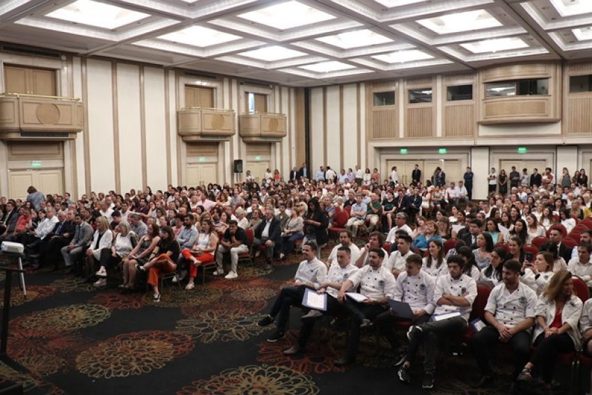 Graduaci&oacute;n multitudinaria en el ITHU, y sentido homenaje a Walter Sobrero
