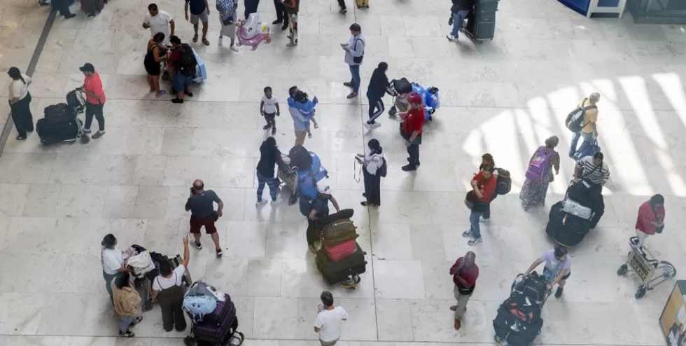 Pasajeros denuncian las demoras «inaceptables» de la recogida del equipaje en Barajas