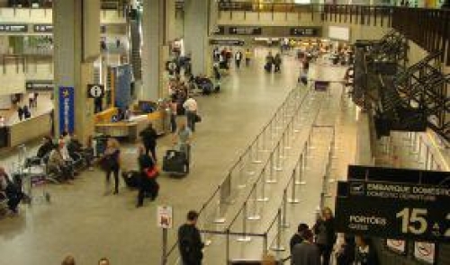 Instan a Brasil ampliar infraestructura aeroportuaria por Mundial 2014