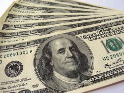 AFIP pone "techo" de d&oacute;lares para los turistas argentinos