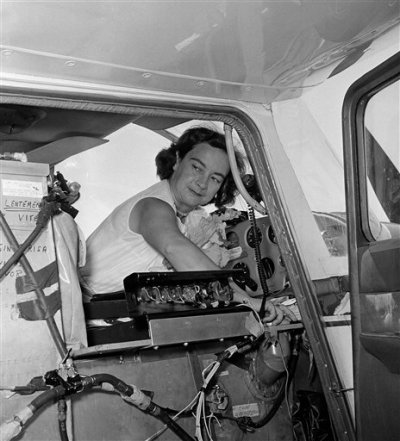 Falleció la primera piloto mujer en dar la vuelta al mundo