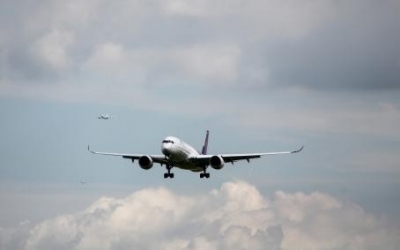 Aerol&iacute;neas de AL demandan bajar tarifas aeroportuarias