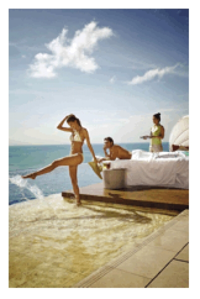 Espectacular piscina en Trump Panam&aacute; con vista a la Bah&iacute;a de Panam&aacute;