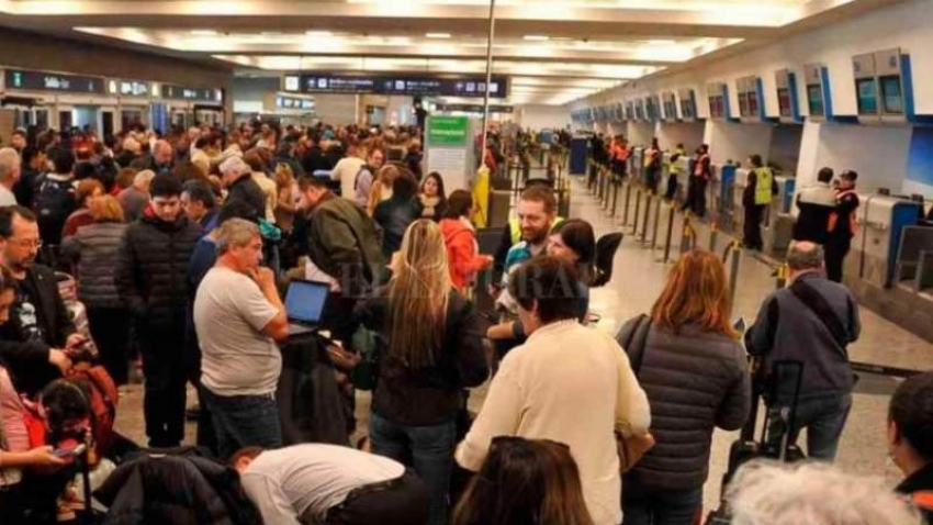 Aerol&iacute;neas Argentinas: no fue paro ni asamblea, pero los pasajeros quedaron sin volar