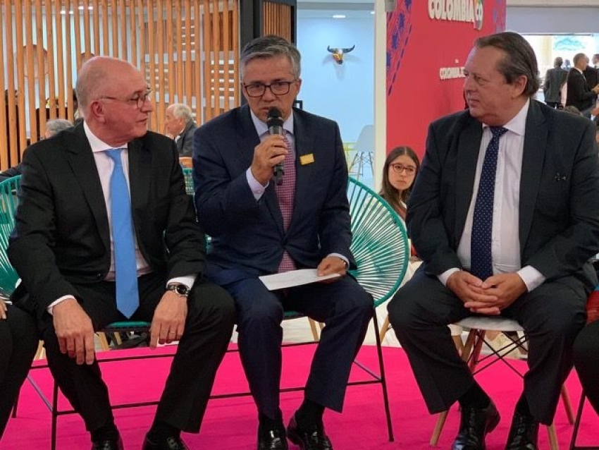 Juan Pablo Franky, Viceministro de Turismo de Colombia, anuncia junto a los directores de FIEXPO Latam, Arnaldo Nardone y Sergio Baritusio, que Colombia ser&aacute; la sede de la mayor feria del turismo de reuniones de la regi&oacute;n en el trienio 2020/2022