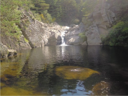 La Olla, un lago escondido en las sierras