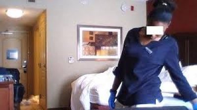 Curiosear y fisgar: es lo que hace alg&uacute;n trabajador de hotel cuando limpia tu habitaci&oacute;n