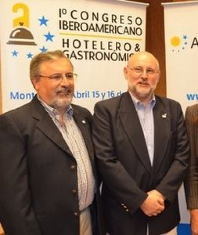 Francisco Rodr&iacute;guez, Presidente del Comit&eacute; Organizador del Primer Congreso Iberoamericano de Hoteleros a realizarse el 15 y 16 d eabril en el Sofitel Montevideo Casino Carrasco &amp; Spa junto al Presidente de AHRU, Juan Mart&iacute;nez Scrich, el gran impulsor de la corporaci&oacute;n hotelera