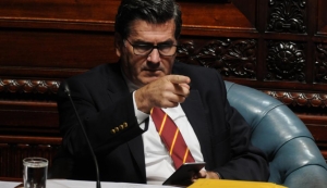 Senador Bordaberry: "alg&uacute;n se&ntilde;or senador dijo: &laquo;a m&iacute; no me gusta Campiani&raquo;. Yo hoy digo: &laquo;a m&iacute; no me gusta L&oacute;pez Mena&raquo;"
